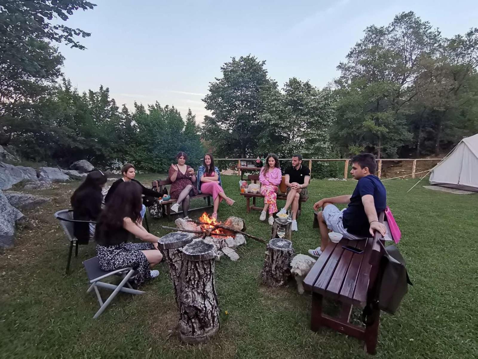 Camp Oaza,Lipa Hotel Cetinje Ngoại thất bức ảnh